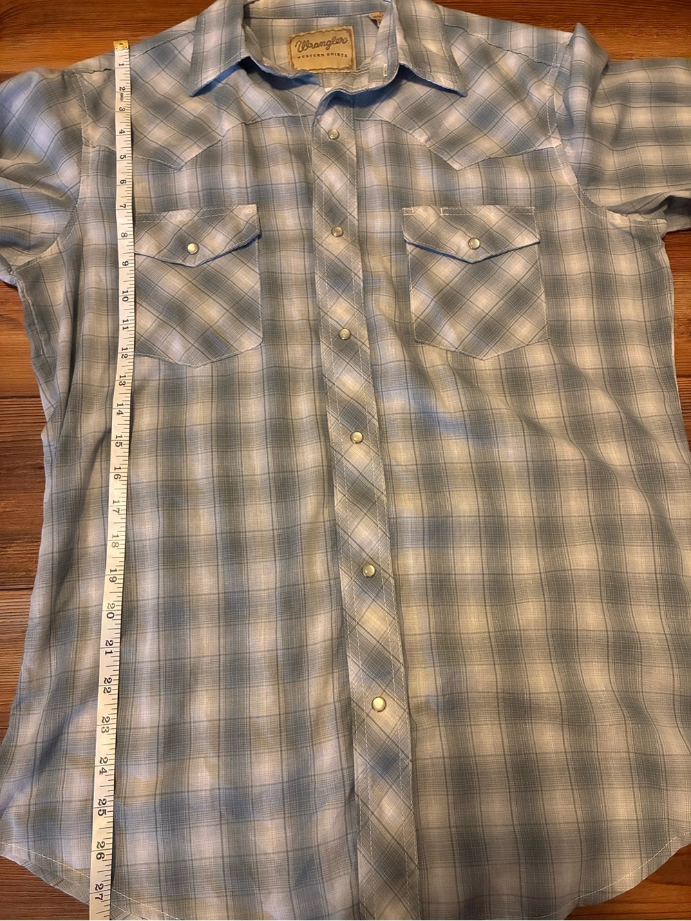 Wrangler Light Blue and White Plaid Short-Sleeve Button-Down Shirt